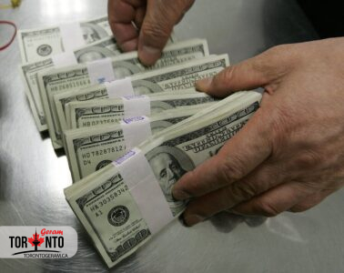 آخرین تغییرات قیمت دلار در بازار آزاد و صرافی های بانکی