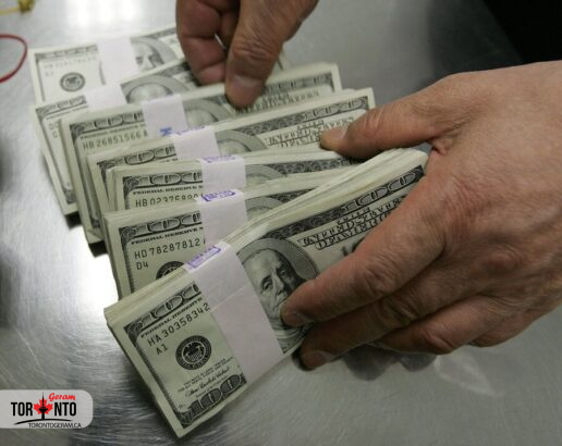 آخرین تغییرات قیمت دلار در بازار آزاد و صرافی های بانکی