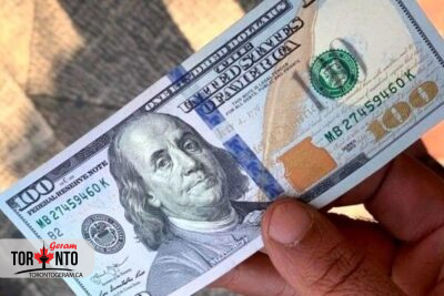 قیمت ارز در پی عرضه سنگین دلار در بازار چه تغییری می کند؟