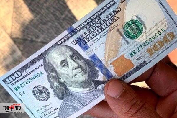 قیمت ارز در پی عرضه سنگین دلار در بازار چه تغییری می کند؟