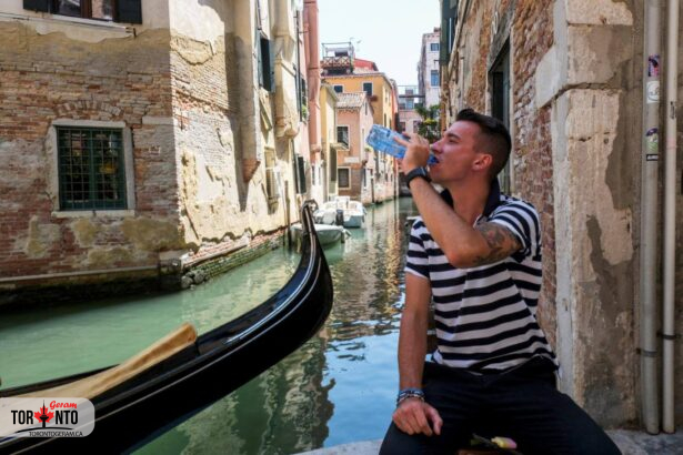 از کجا بدانیم به‌اندازه کافی آب می‌نوشیم؟