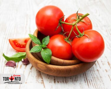 با گوجه‌فرنگی به جنگ لشکری از بیماری‌ها بروید