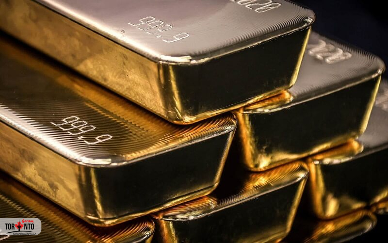 به نوشته کیتکو، با وجود این‌که طلای جهانی هفته را با قیمت بالاتری به پایان رساند، فلز زرد در یک محدوده تثبیت باقی ماند و نتوانست بیش از اندازه رشد داشته باشد. قیمت لحظه‌ای طلا با 3338 دلار در هر اونس هفته را آغاز کرد و شاهد نوسان اولیه بود زیرا معامله‌گران آمریکایی از یک آخر هفته طولانی بازگشتند.