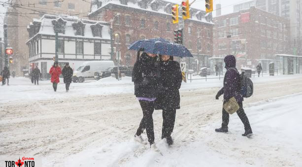 اختلال شدید مترو و تلاش گسترده برای پاکسازی  برفها در تورنتو