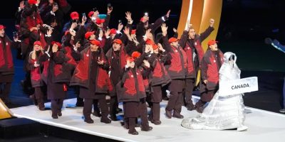 ورود تیم کانادا به مراسم افتتاحیه بازی‌های المپیک زمستانی میلانو کورتینا ۲۰۲۶