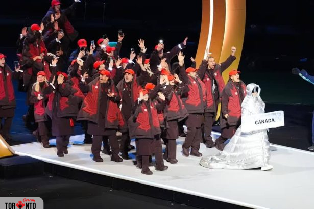 ورود تیم کانادا به مراسم افتتاحیه بازی‌های المپیک زمستانی میلانو کورتینا ۲۰۲۶