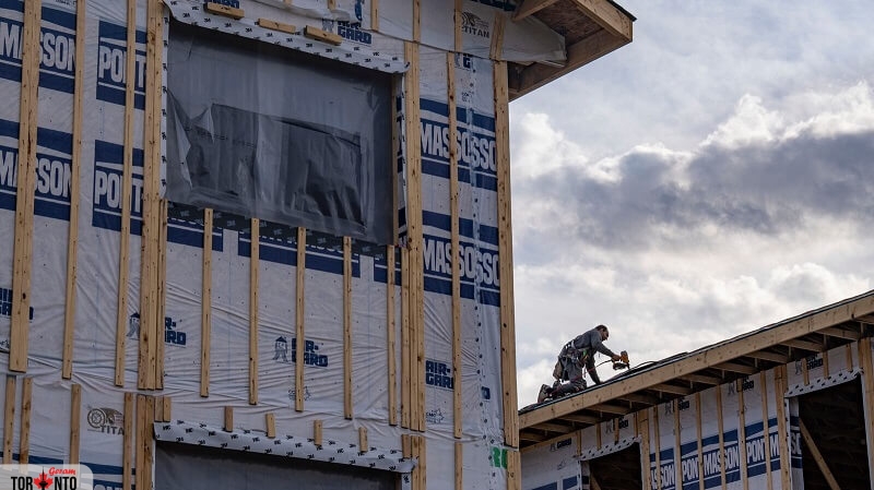 تخفیف مالیاتی خریداران خانه های نوساز در انتاریو تا سقف ۱۳۰,۰۰۰ دلار